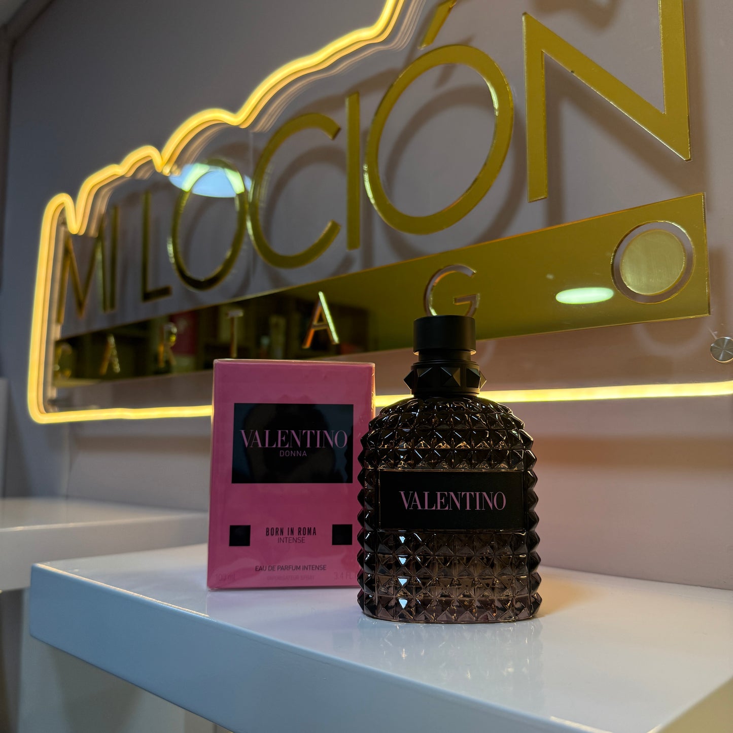 Valentino Donna Born in Roma Intense